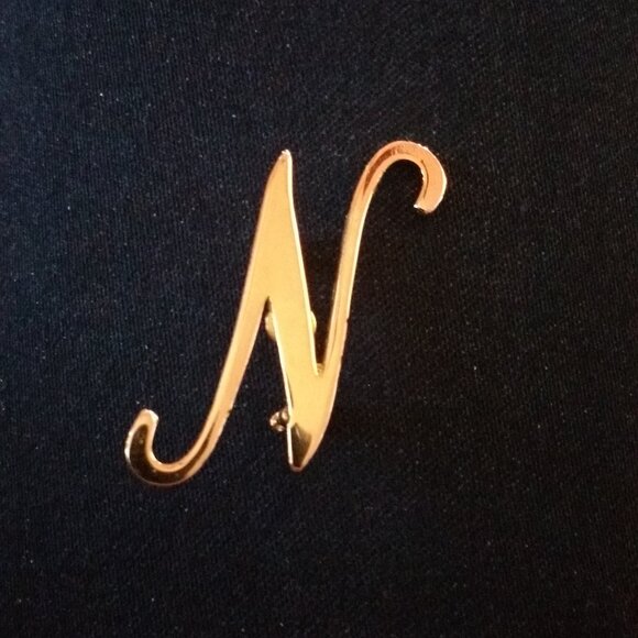 Gold Formal 'N' Pin - Picture 1 of 3